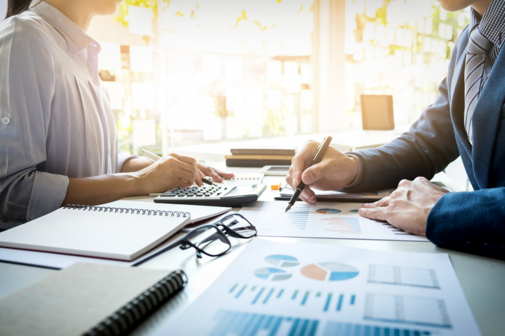 businessmen discuss tax issues